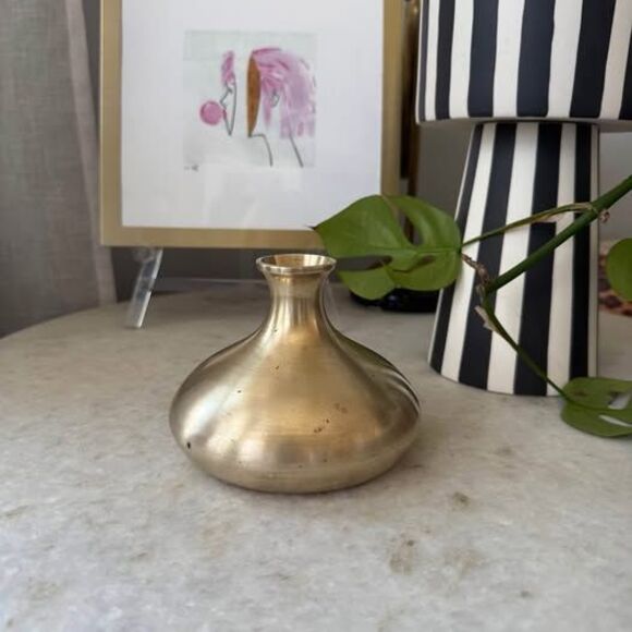 Vintage solid brass MCM vase - Picture 1 of 7